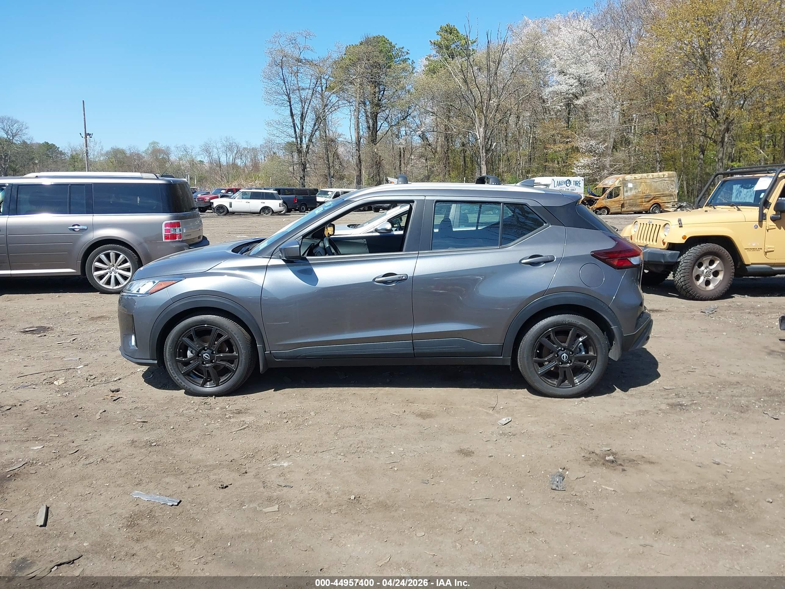 2024 NISSAN KICKS SV XTRONIC CVT
