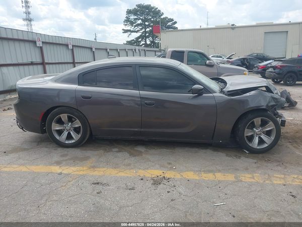 2016 DODGE CHARGER SXT