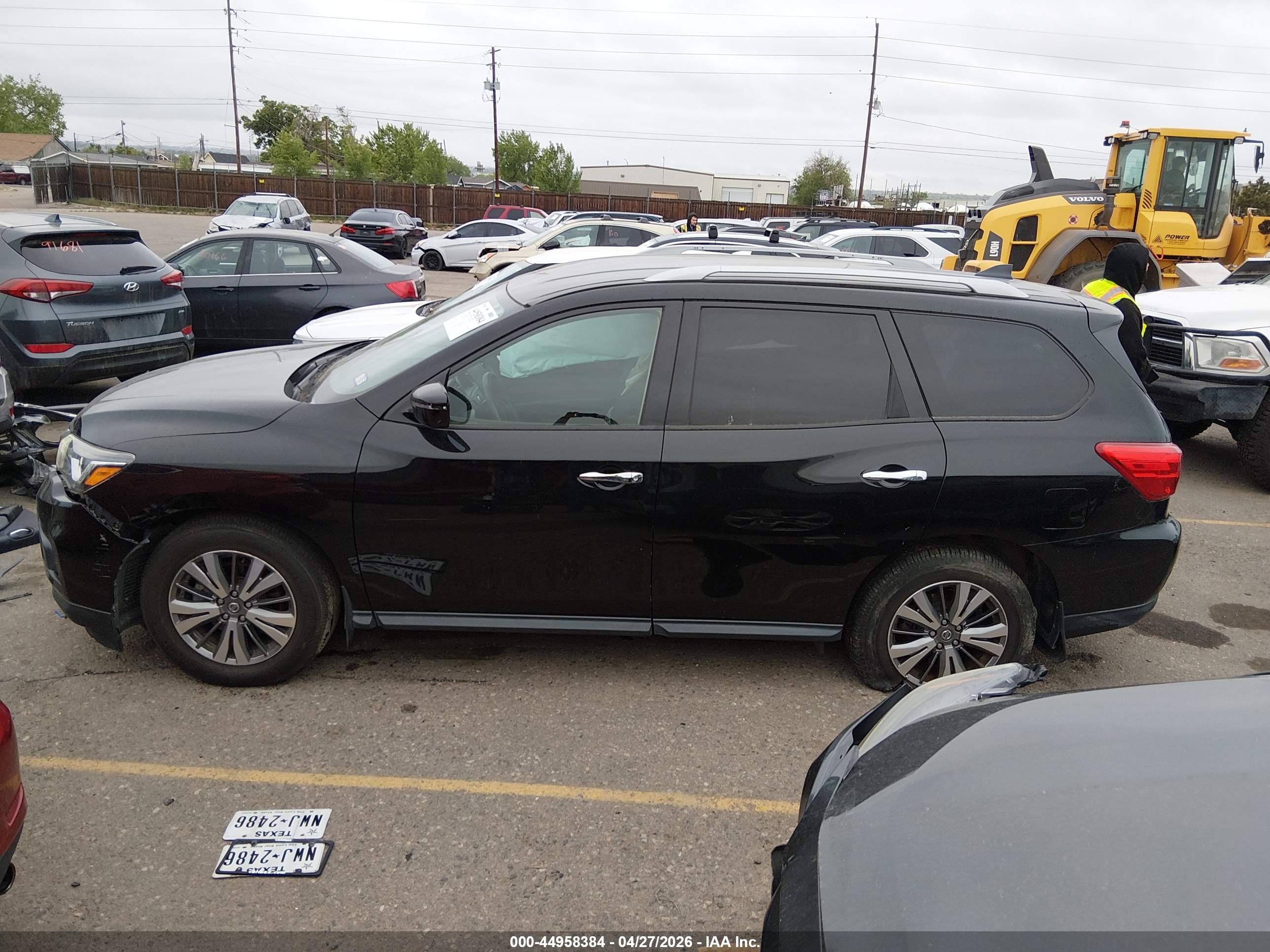 2019 NISSAN PATHFINDER S