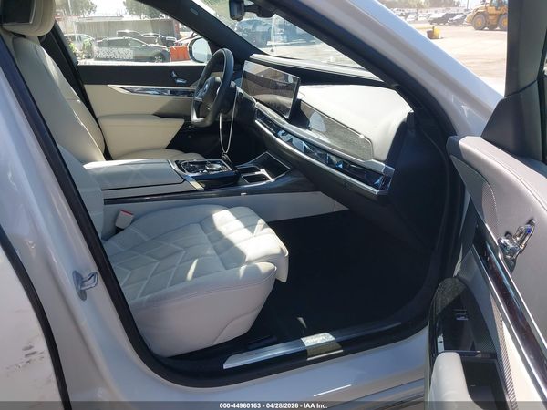 2025 BMW I7 EDRIVE50