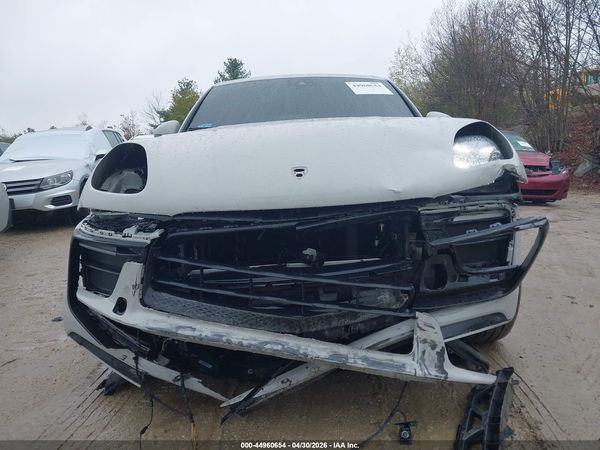 2022 PORSCHE MACAN