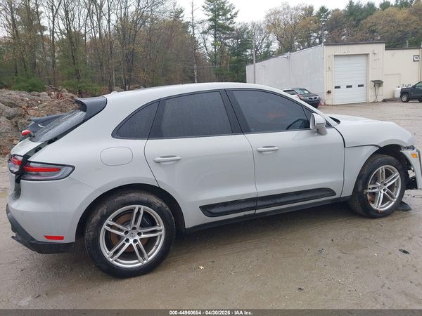 2022 PORSCHE MACAN