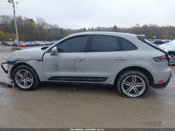 2022 PORSCHE MACAN