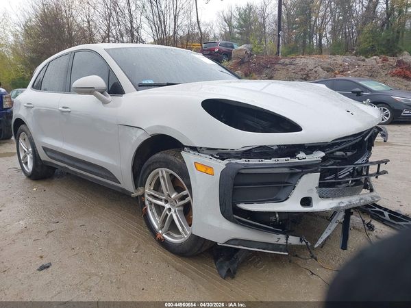 2022 PORSCHE MACAN