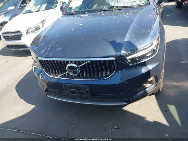 2021 VOLVO XC40 T4 INSCRIPTION