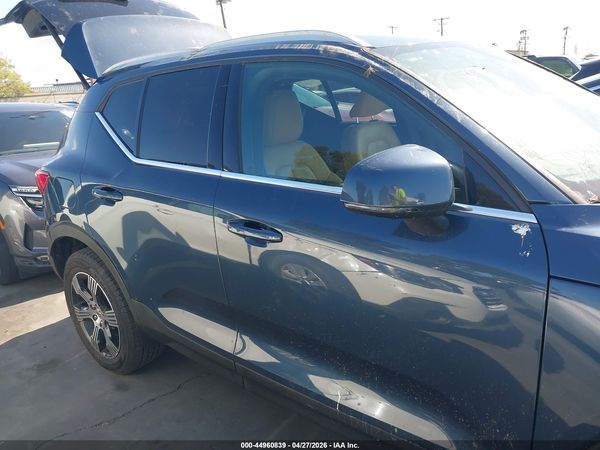 2021 VOLVO XC40 T4 INSCRIPTION