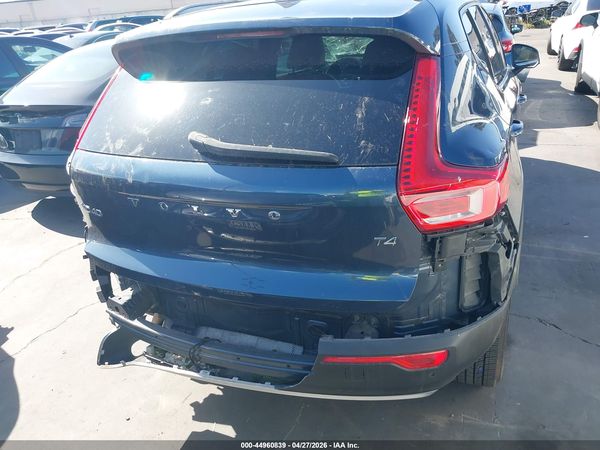 2021 VOLVO XC40 T4 INSCRIPTION
