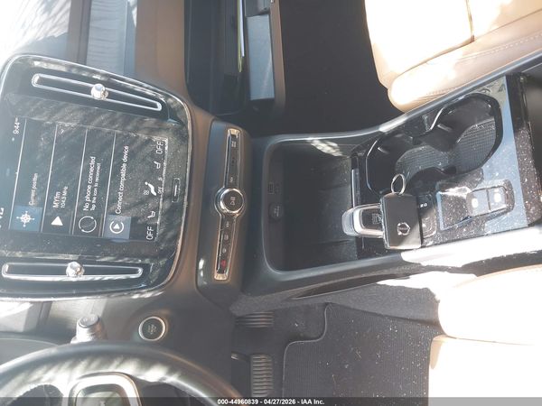 2021 VOLVO XC40 T4 INSCRIPTION