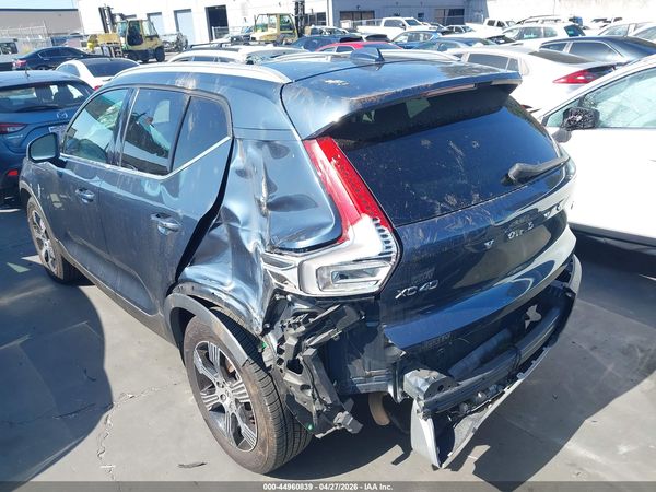 2021 VOLVO XC40 T4 INSCRIPTION