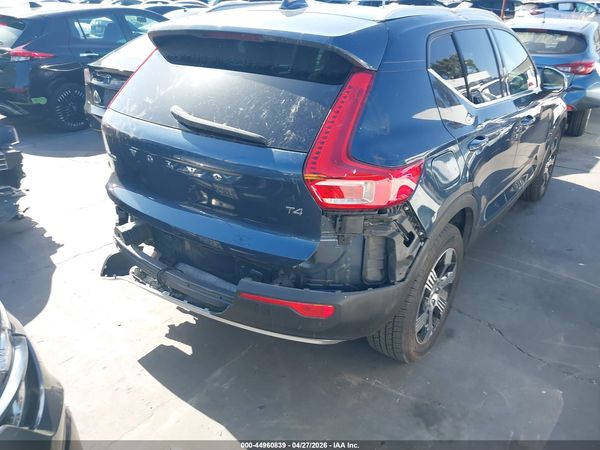 2021 VOLVO XC40 T4 INSCRIPTION