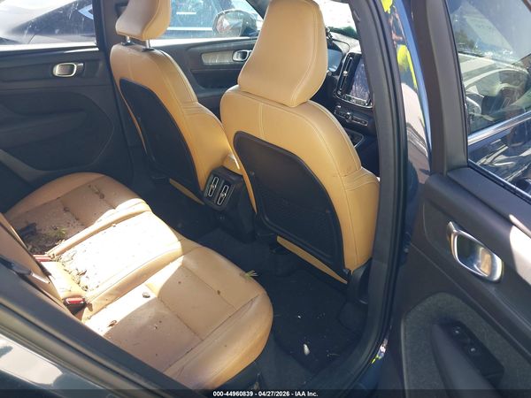 2021 VOLVO XC40 T4 INSCRIPTION