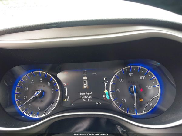 2021 CHRYSLER PACIFICA TOURING L — I7
