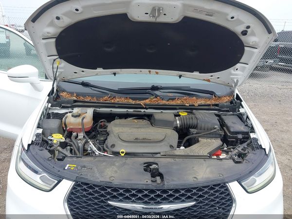 2021 CHRYSLER PACIFICA TOURING L — I10