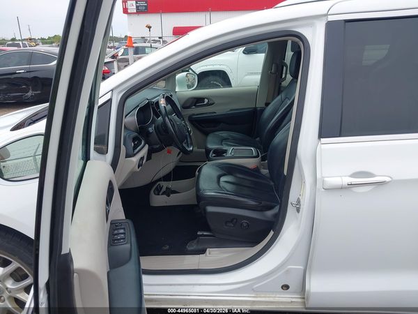 2021 CHRYSLER PACIFICA TOURING L — I153