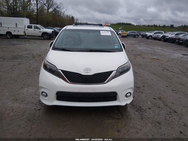 2015 TOYOTA SIENNA SE 8 PASSENGER