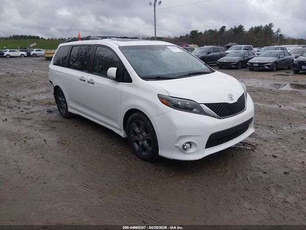 2015 TOYOTA SIENNA SE 8 PASSENGER