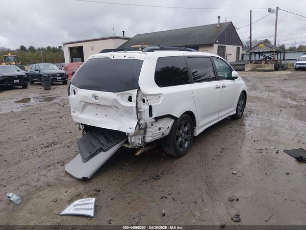 2015 TOYOTA SIENNA SE 8 PASSENGER