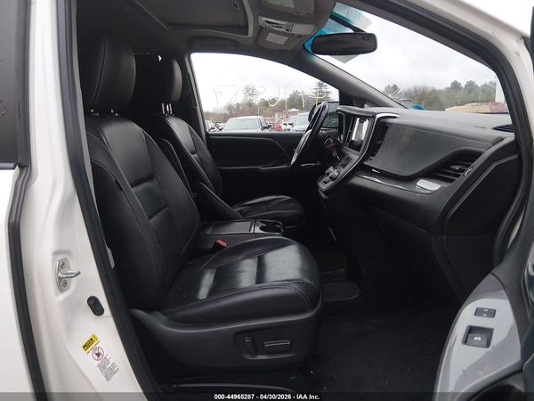 2015 TOYOTA SIENNA SE 8 PASSENGER