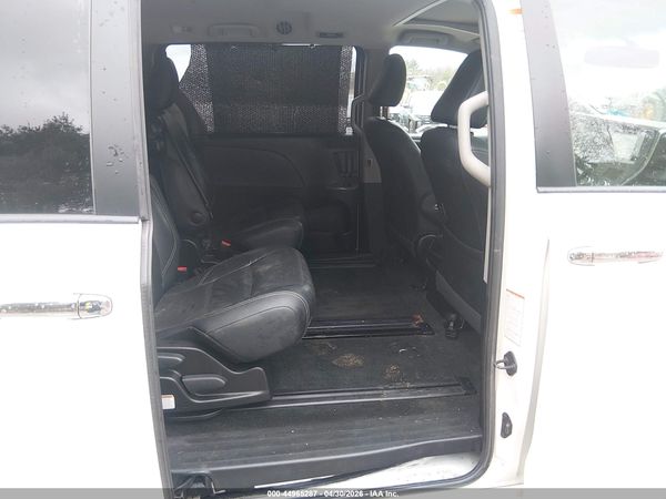 2015 TOYOTA SIENNA SE 8 PASSENGER