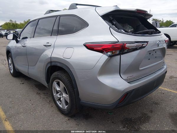 2022 TOYOTA HIGHLANDER LE