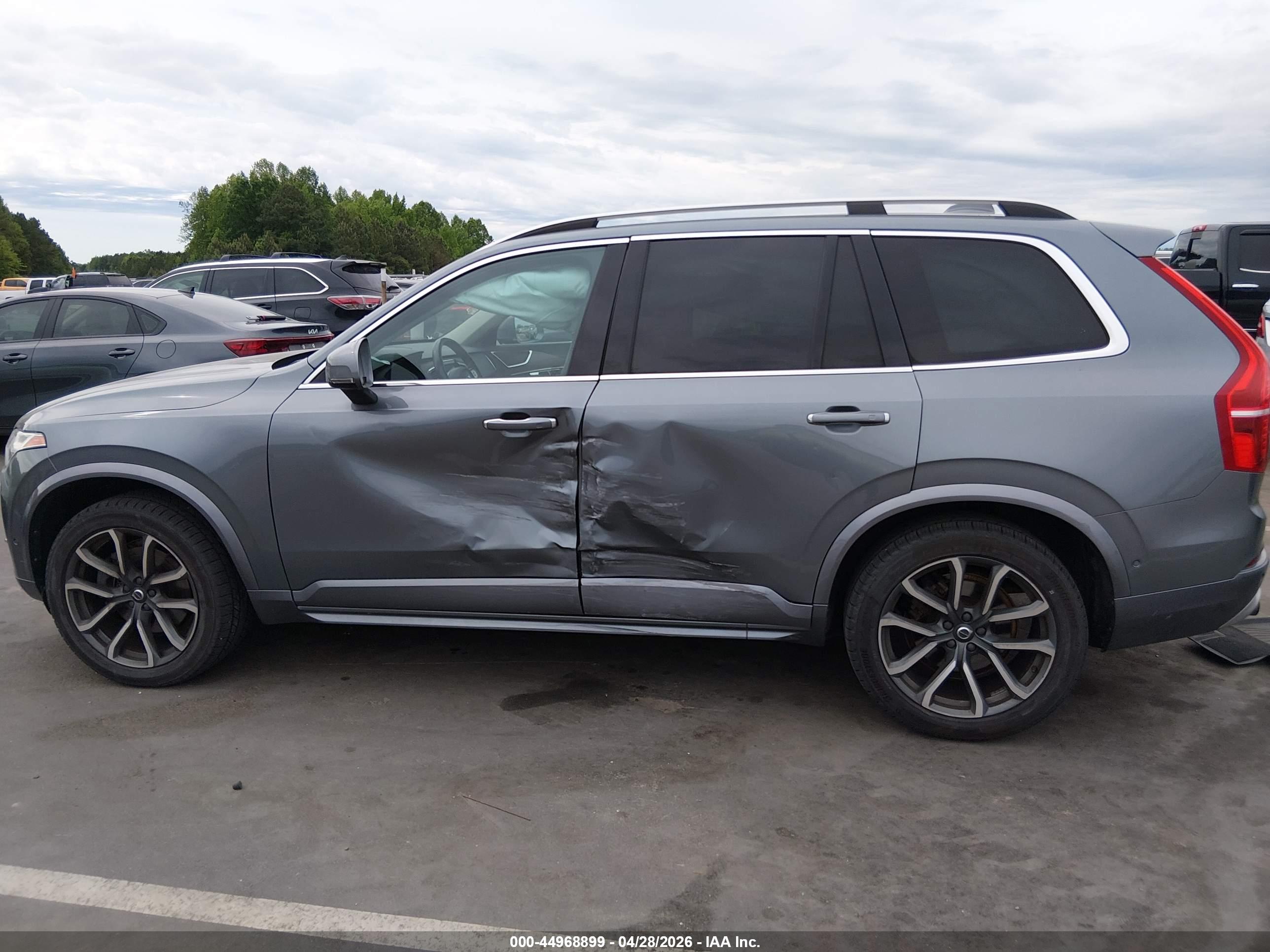 2018 VOLVO XC90 T5 MOMENTUM
