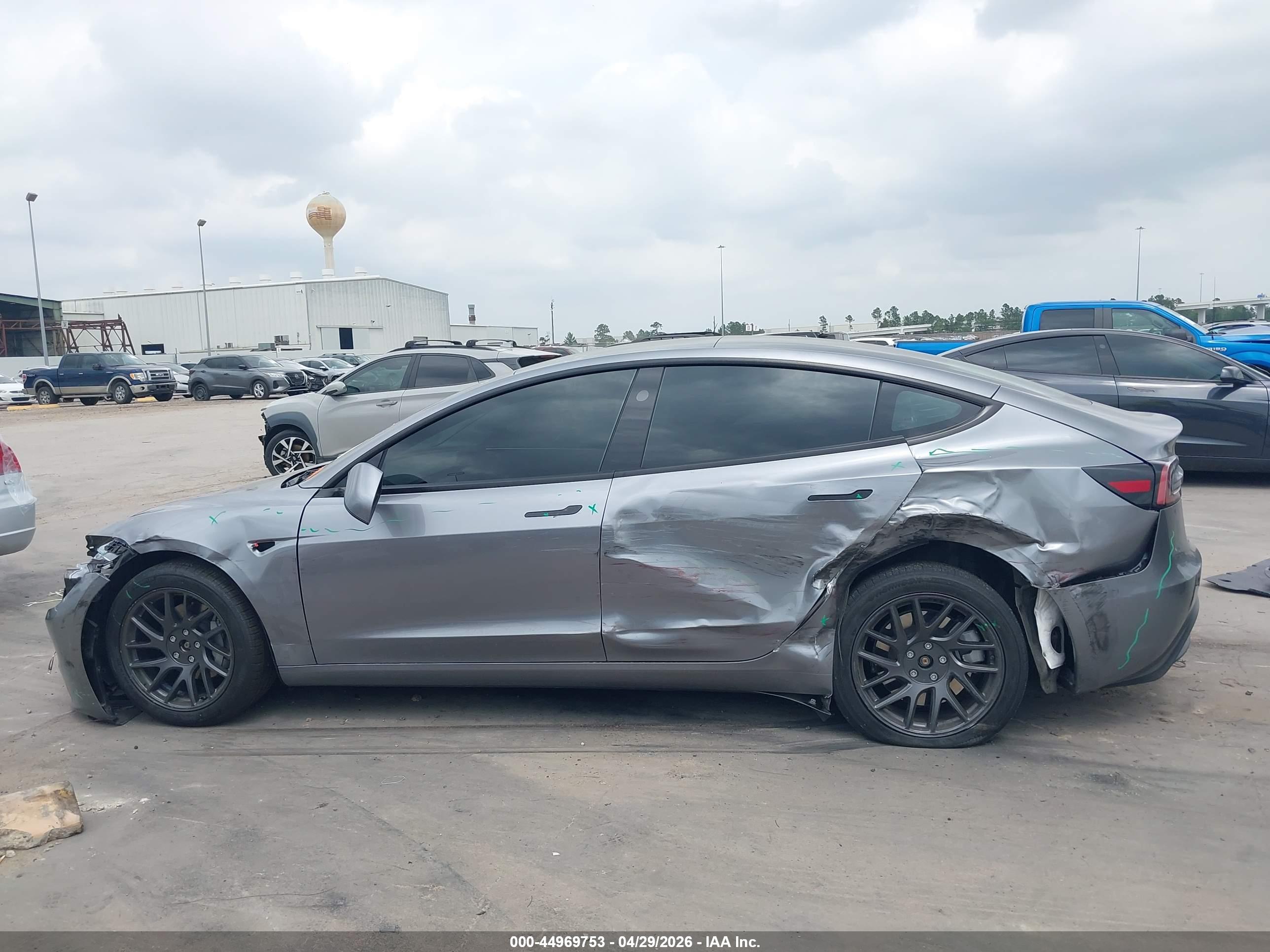 2025 TESLA MODEL 3