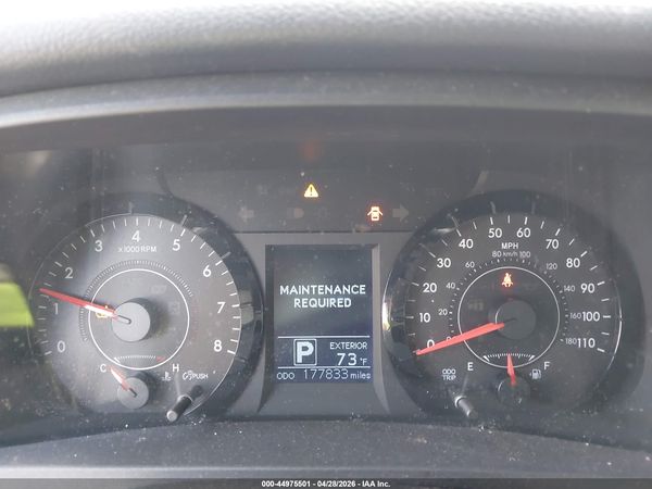 2015 TOYOTA SIENNA LE 8 PASSENGER — I7