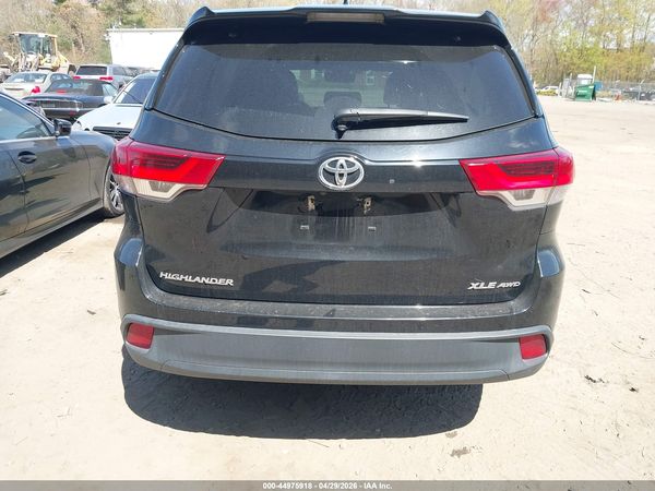 2018 TOYOTA HIGHLANDER XLE
