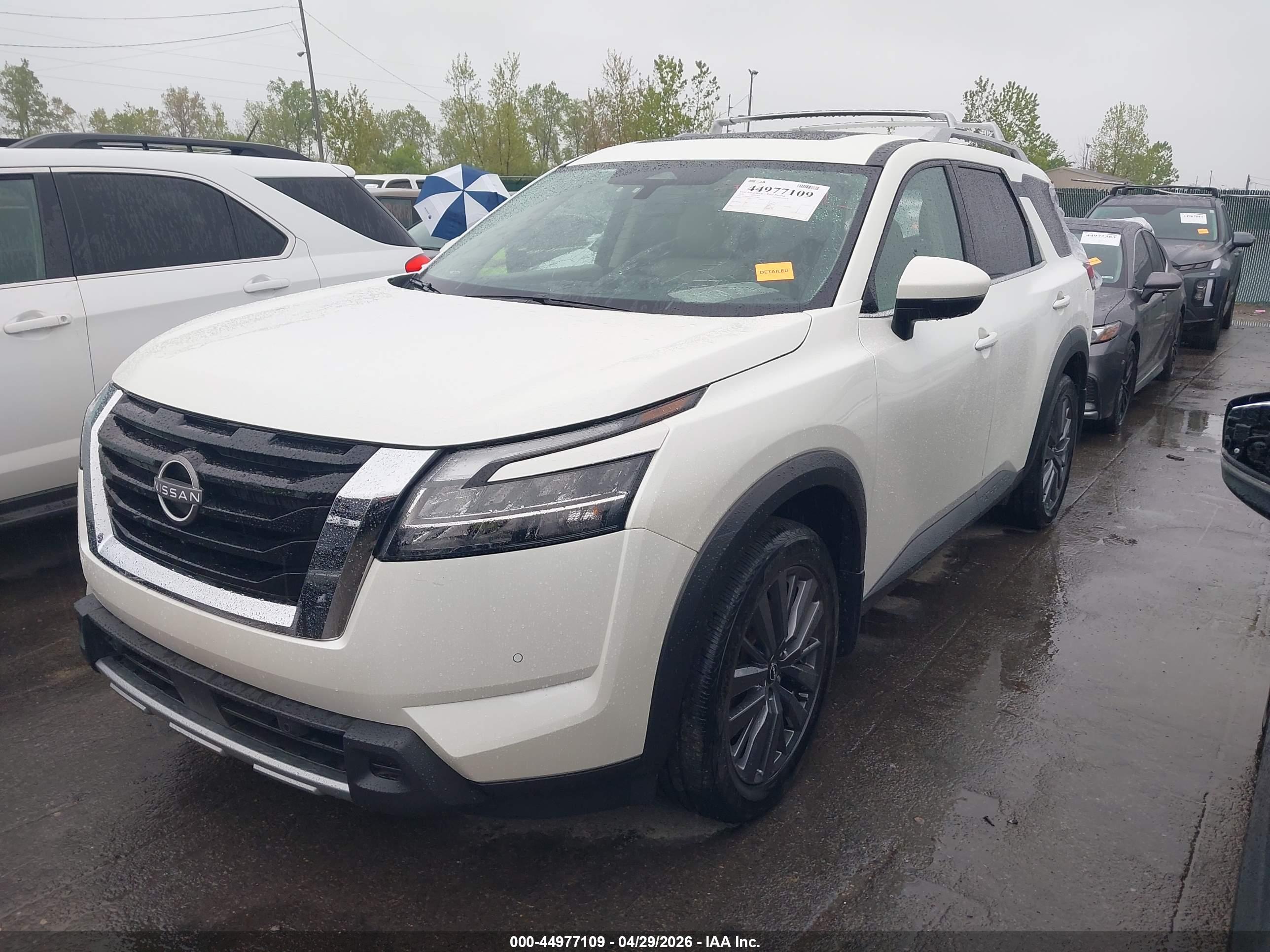 2024 NISSAN PATHFINDER SL 4WD — I2