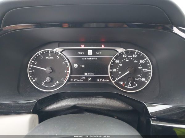 2024 NISSAN PATHFINDER SL 4WD — I7