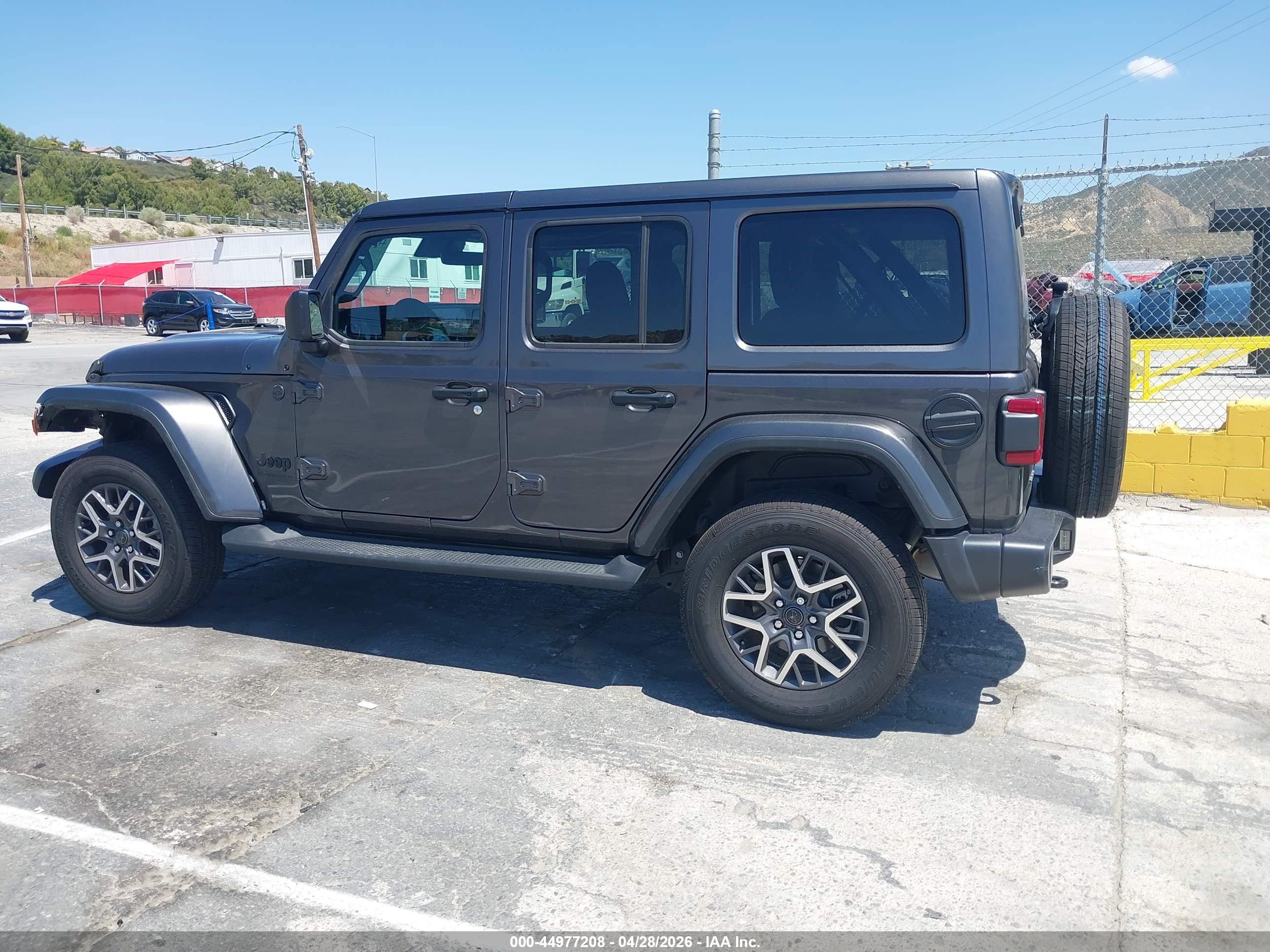 2025 JEEP WRANGLER 4-DOOR SAHARA 4X4
