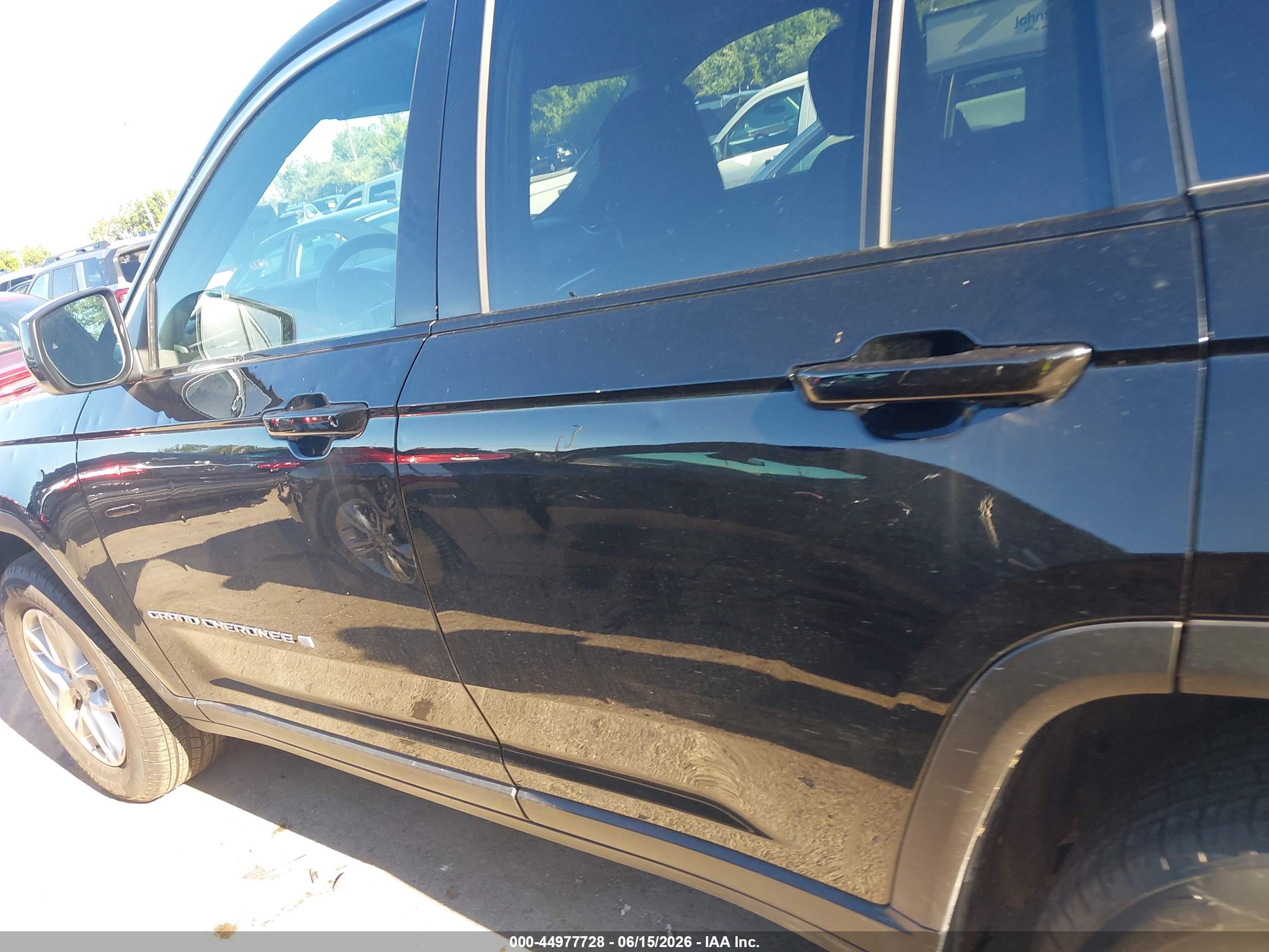 2025 JEEP GRAND CHEROKEE LAREDO X 4X4