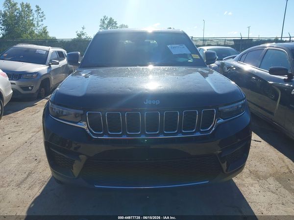 2025 JEEP GRAND CHEROKEE LAREDO X 4X4
