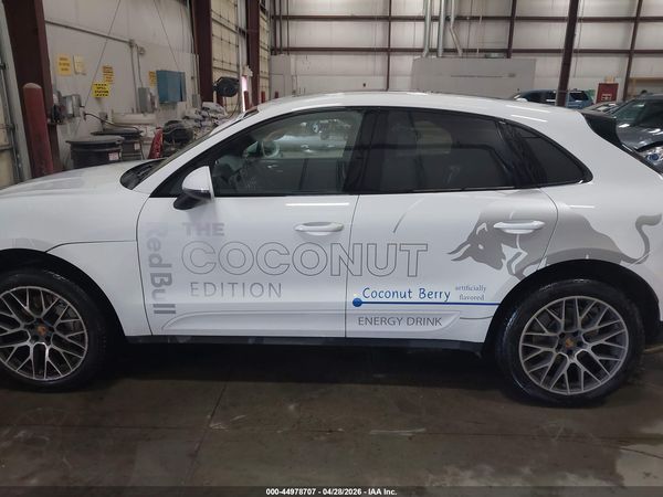 2017 PORSCHE MACAN