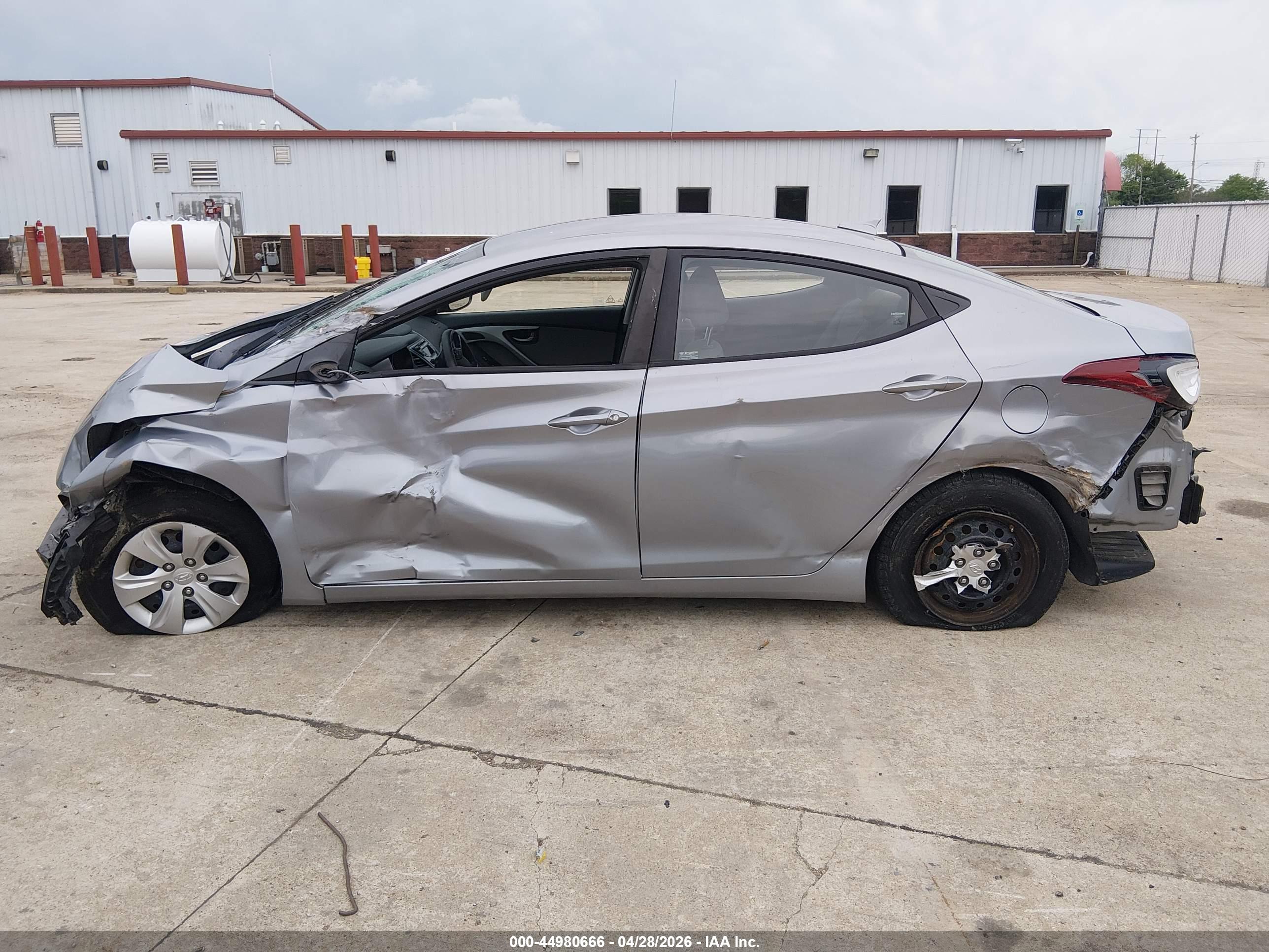 2016 HYUNDAI ELANTRA