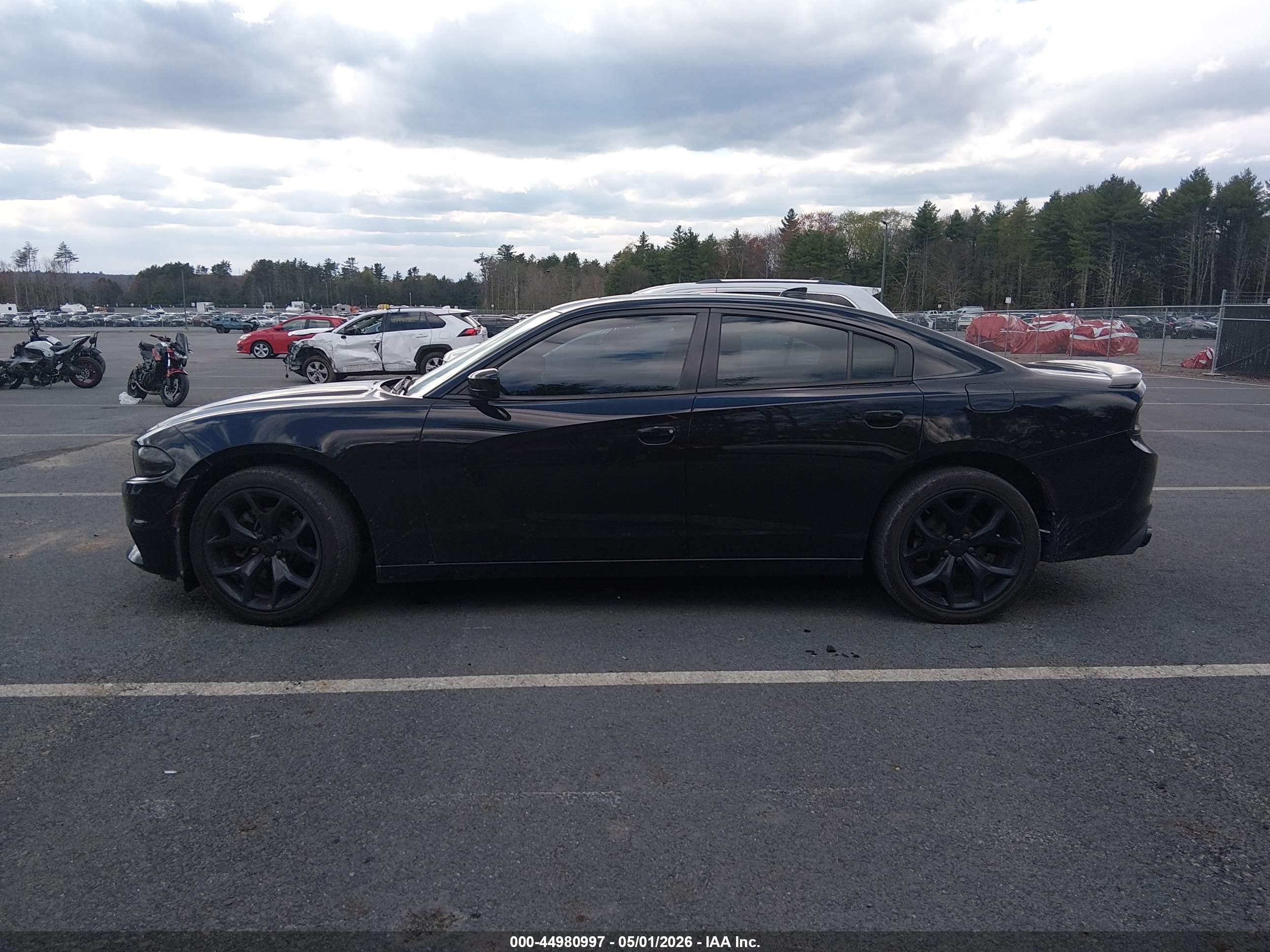 2015 DODGE CHARGER SXT