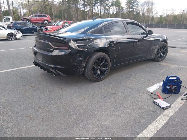 2015 DODGE CHARGER SXT