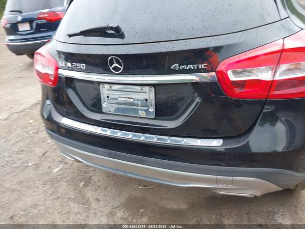 2017 MERCEDES-BENZ GLA 250 4MATIC