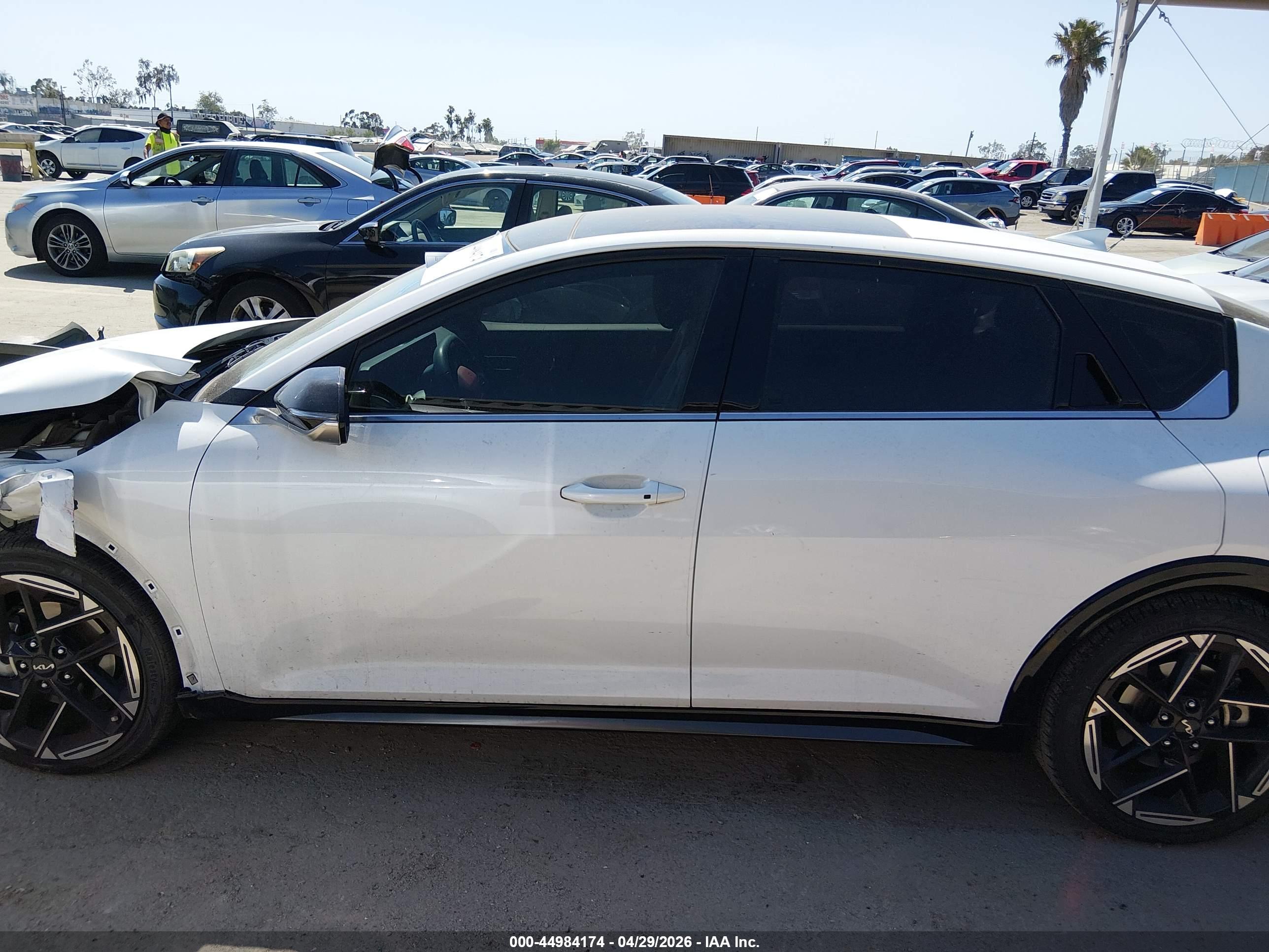 2025 KIA K4 GT-LINE