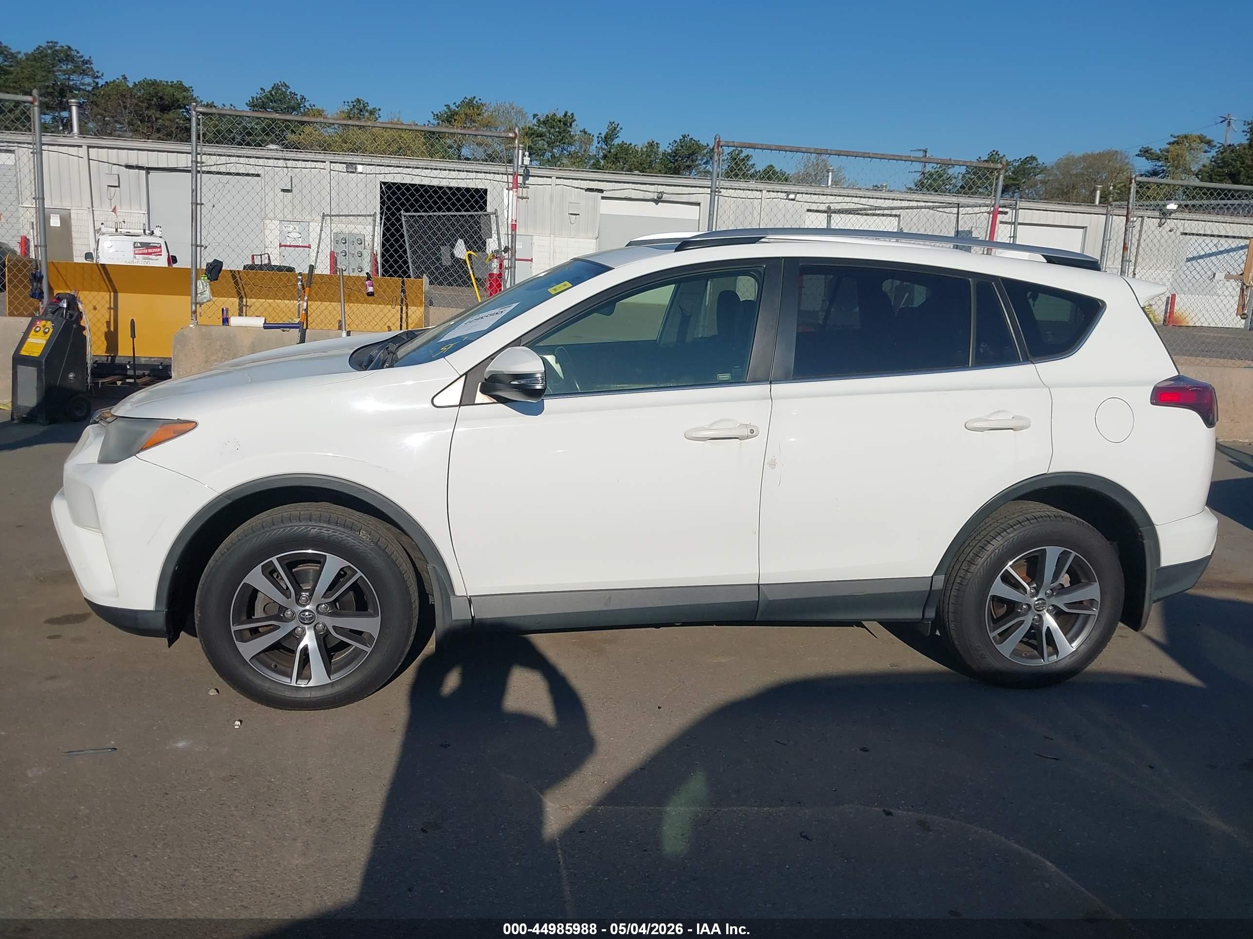 2016 TOYOTA RAV4 XLE