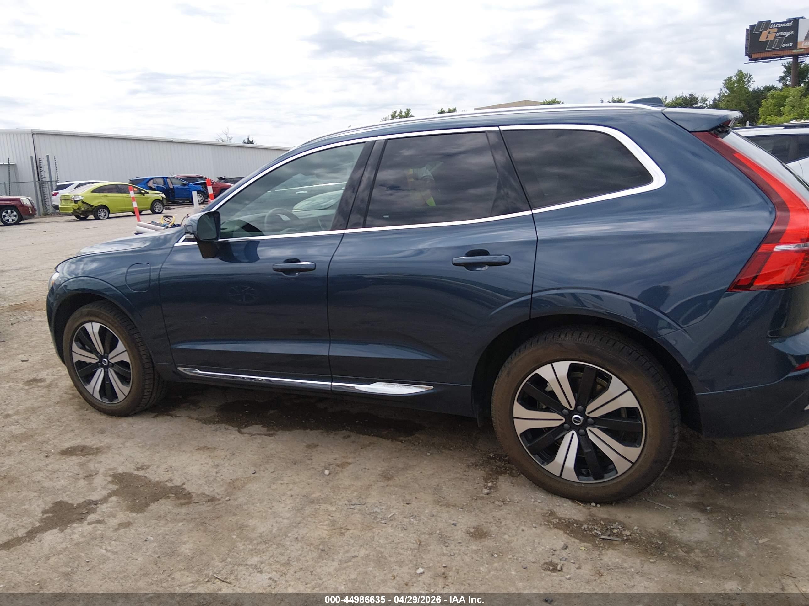 2023 VOLVO XC60 RECHARGE PLUG-IN HYBRID T8 PLUS BRIGHT THEME