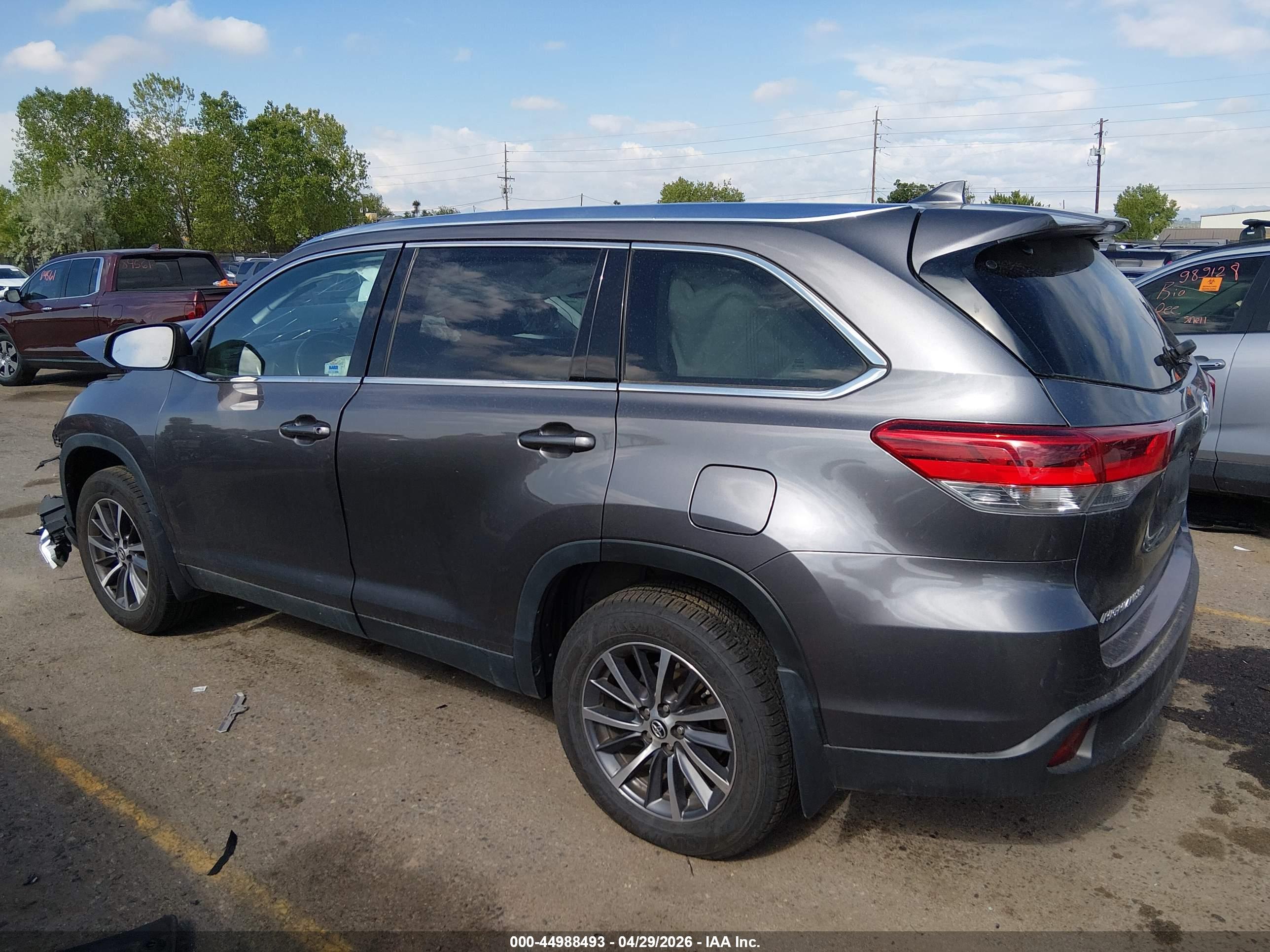 2019 TOYOTA HIGHLANDER XLE