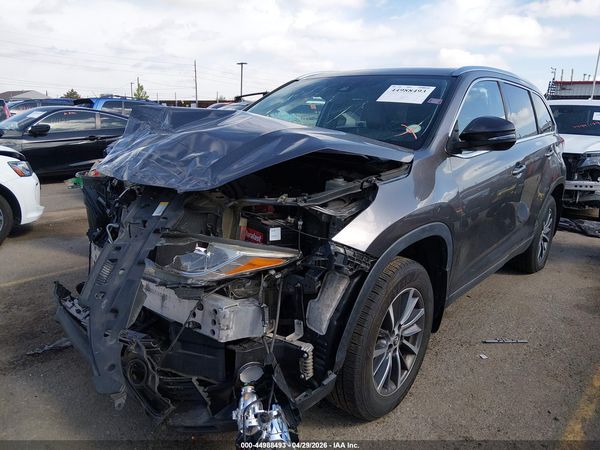 2019 TOYOTA HIGHLANDER XLE
