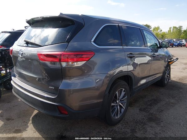 2019 TOYOTA HIGHLANDER XLE