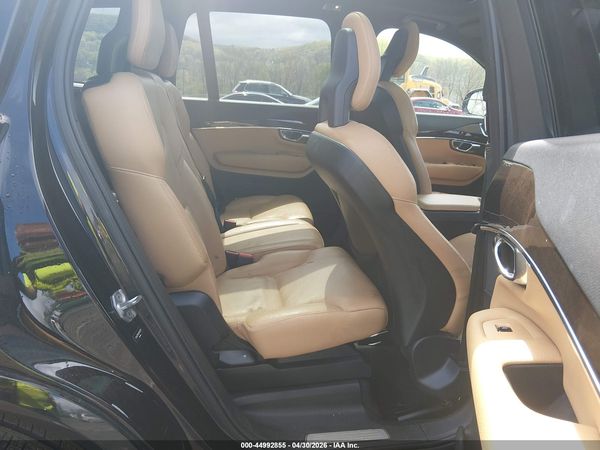 2017 VOLVO XC90 T6 MOMENTUM