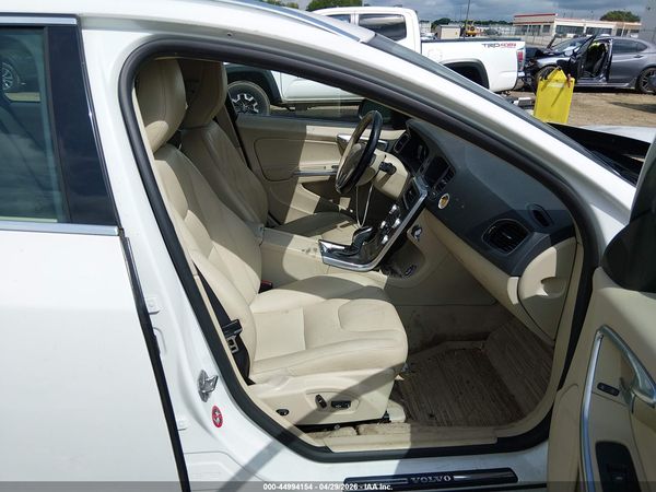 2016 VOLVO V60 T5 DRIVE-E PREMIER