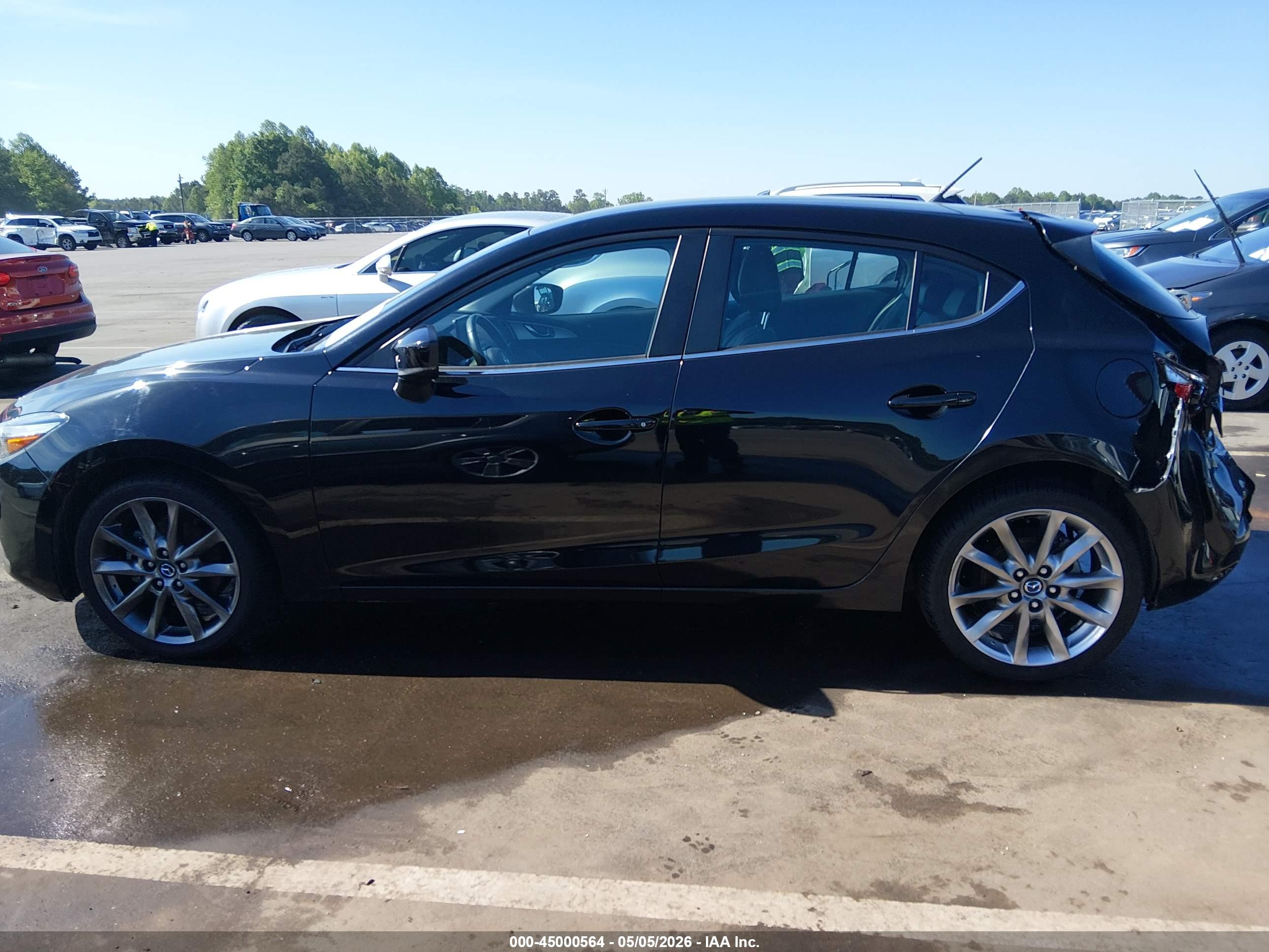 2018 MAZDA MAZDA3 TOURING