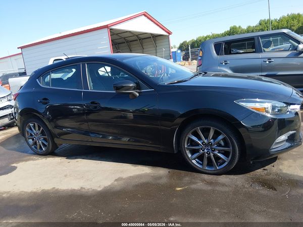 2018 MAZDA MAZDA3 TOURING