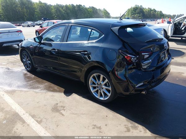 2018 MAZDA MAZDA3 TOURING