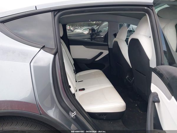 2026 TESLA MODEL Y